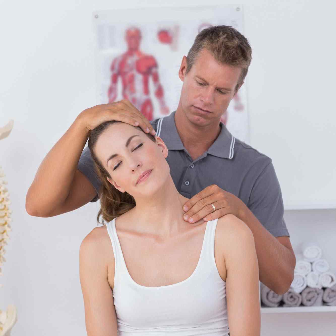 https://westmedical.soliddigital.co.ke/wp-content/uploads/2015/12/kiroprakticar.jpg
